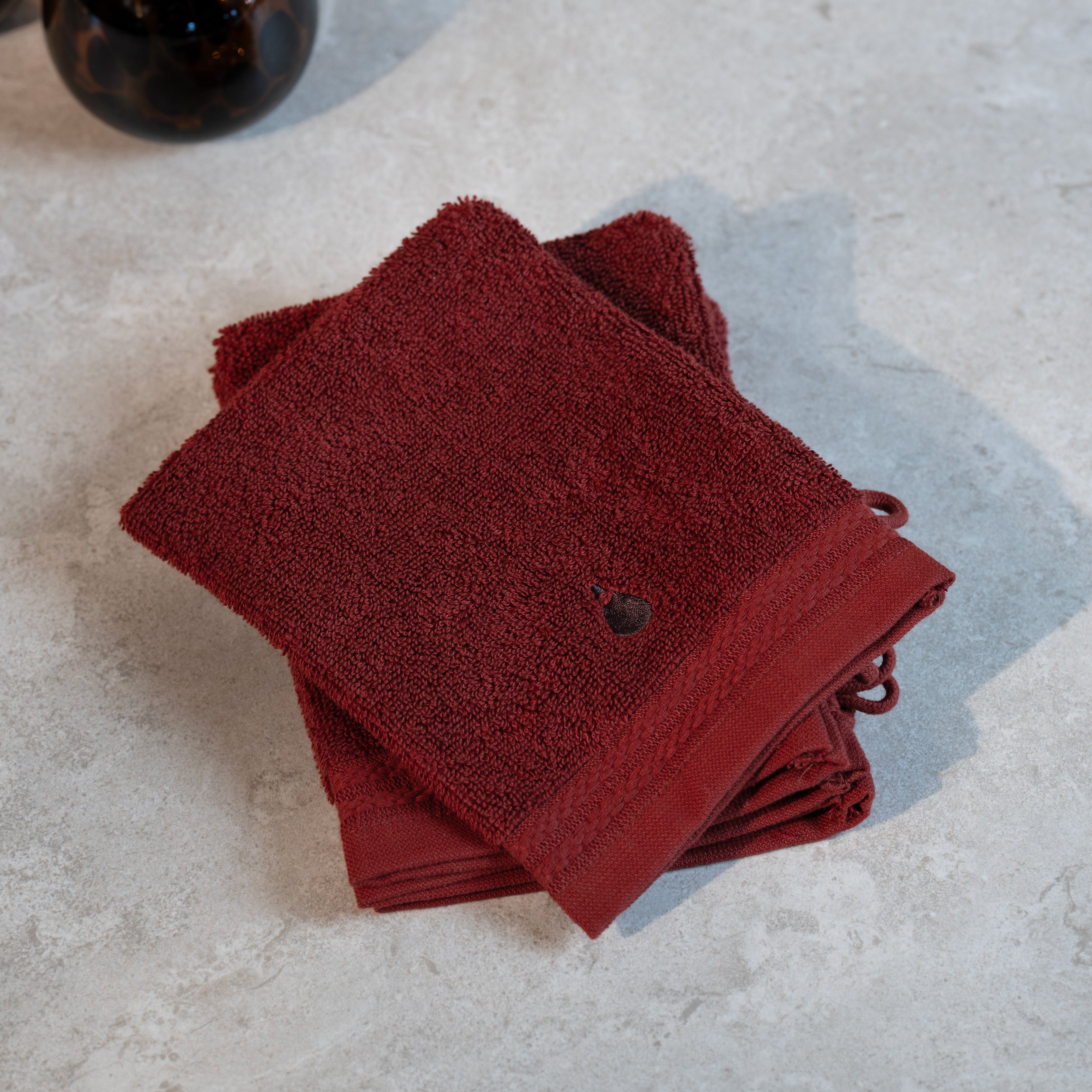 Gant de toilette bordeaux brodé - Traversée des Rêves
