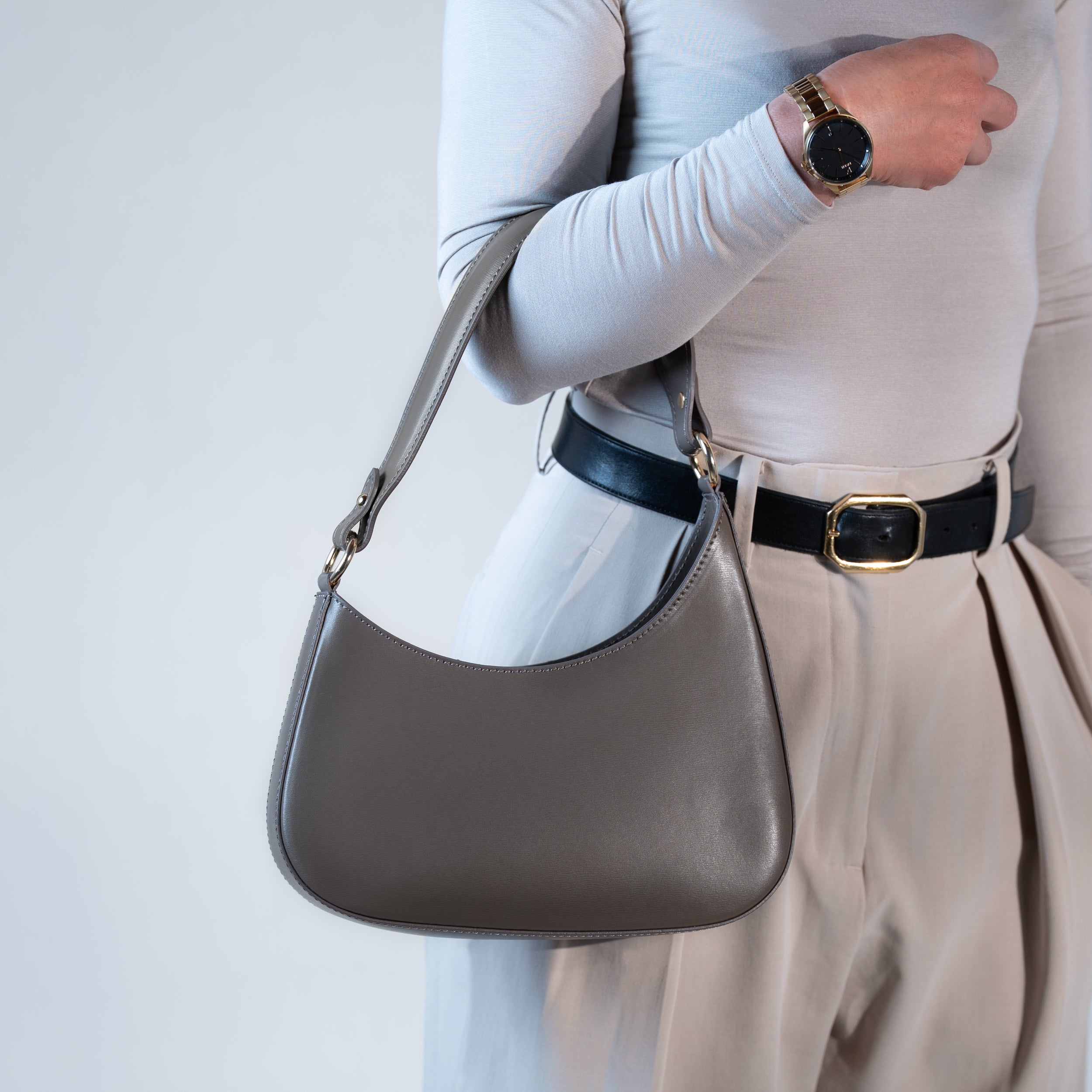 Sac hobo asymétrique en cuir lisse taupe - Camélia