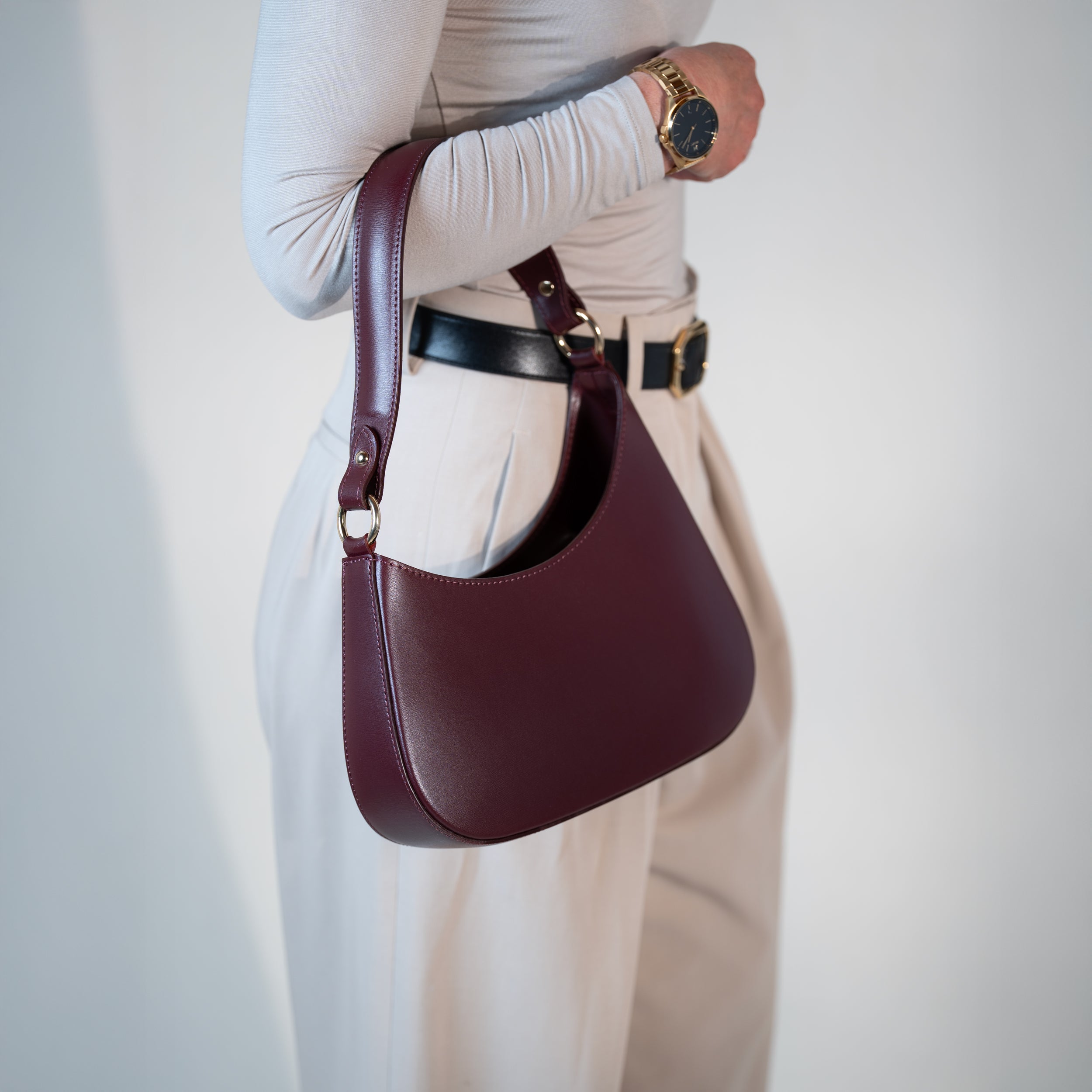 Sac hobo asymétrique en cuir lisse bordeaux - Camélia