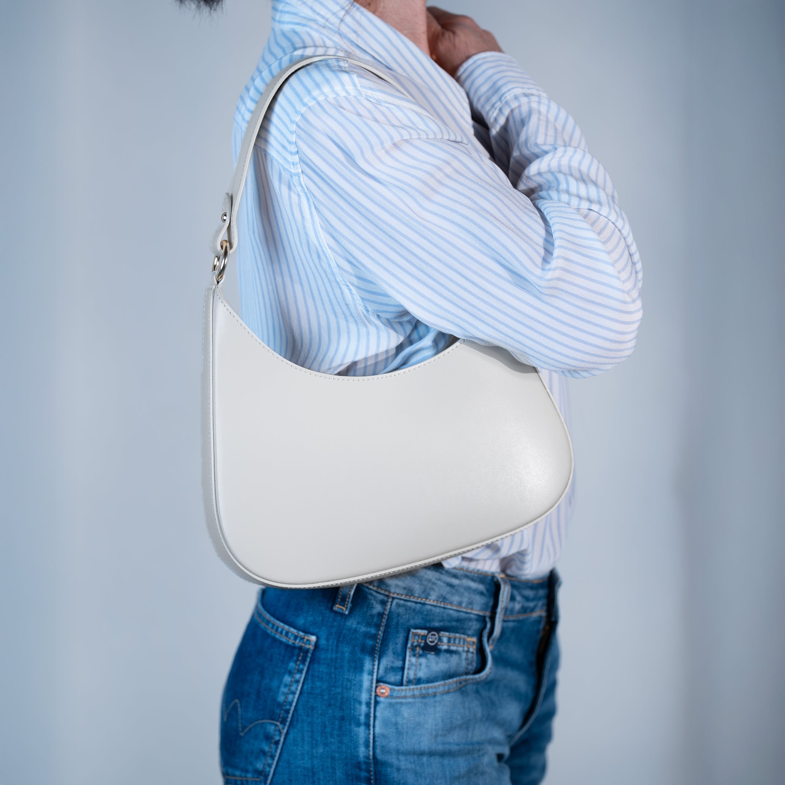 Sac hobo asymétrique en cuir lisse beige - Camélia