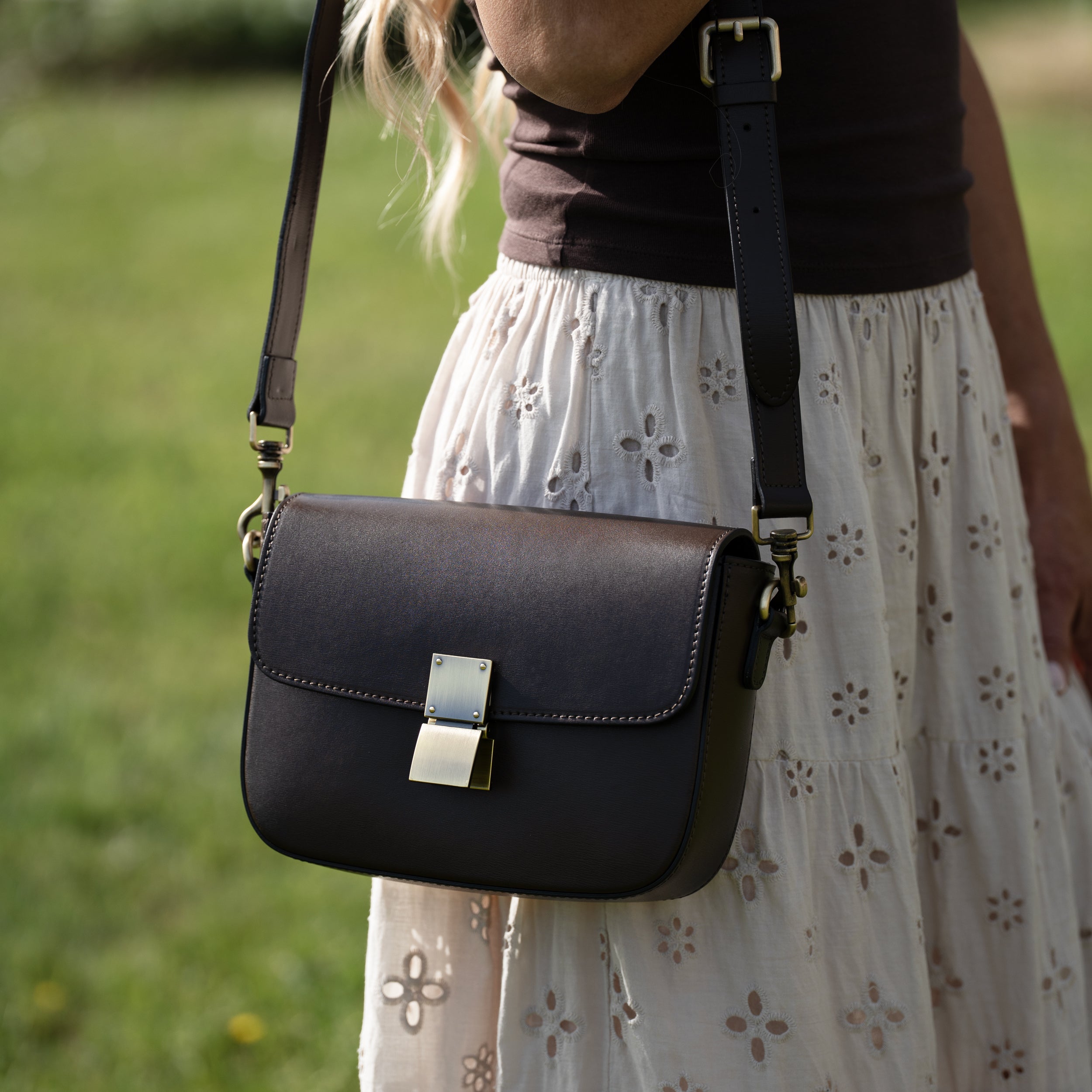 Sac bandoulière en cuir lisse marron - Garance