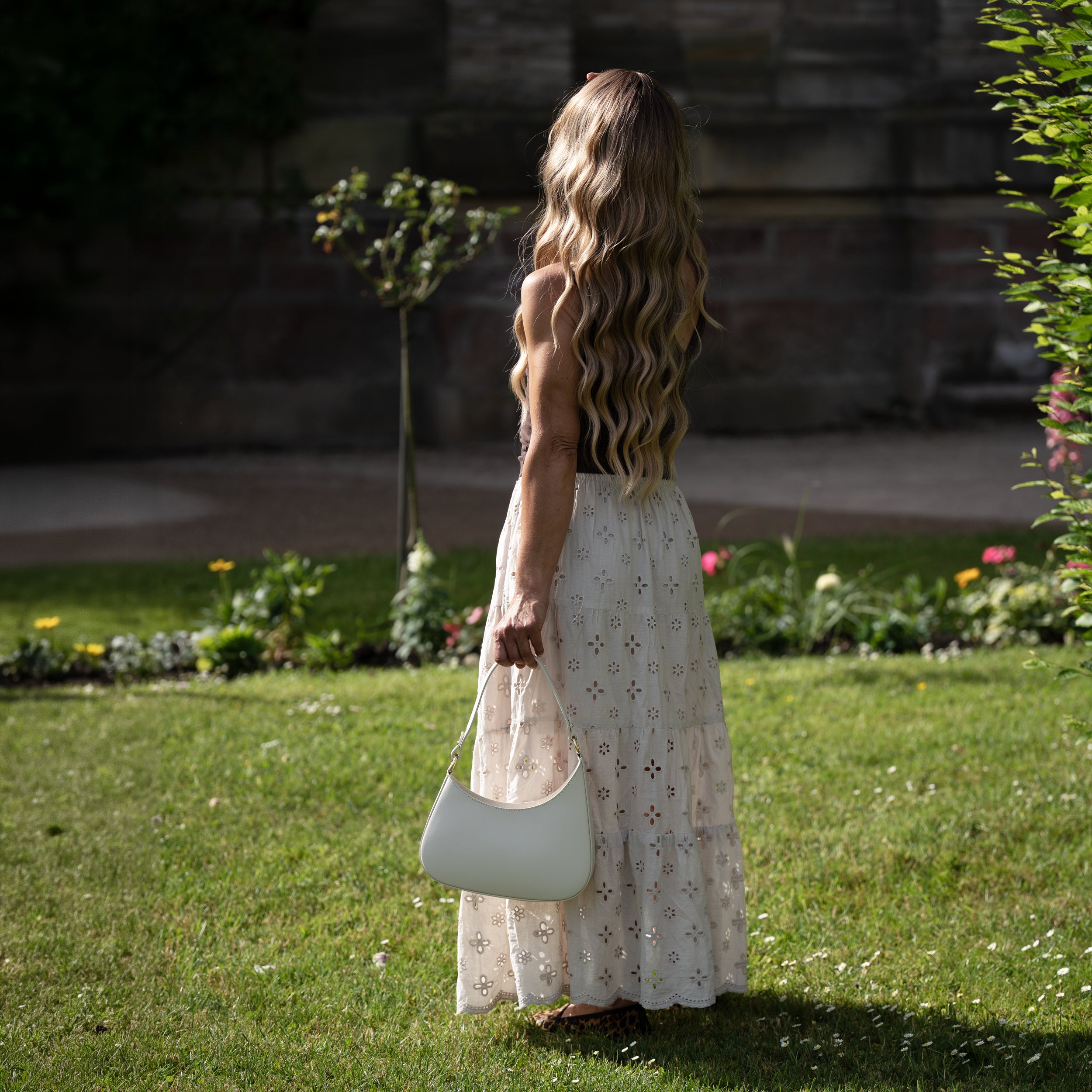 Sac hobo asymétrique en cuir lisse beige - Camélia