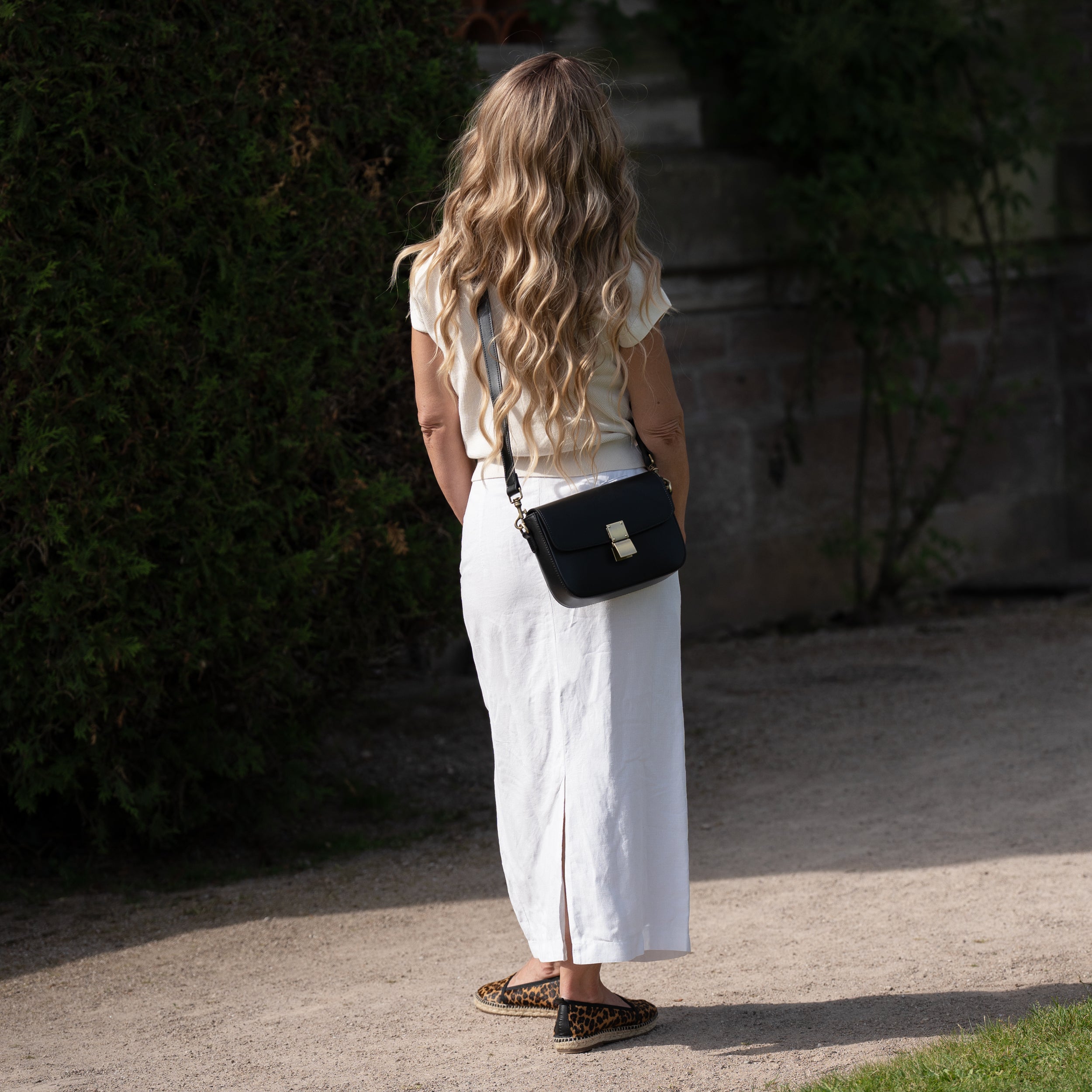 Sac bandoulière en cuir lisse noir - Garance