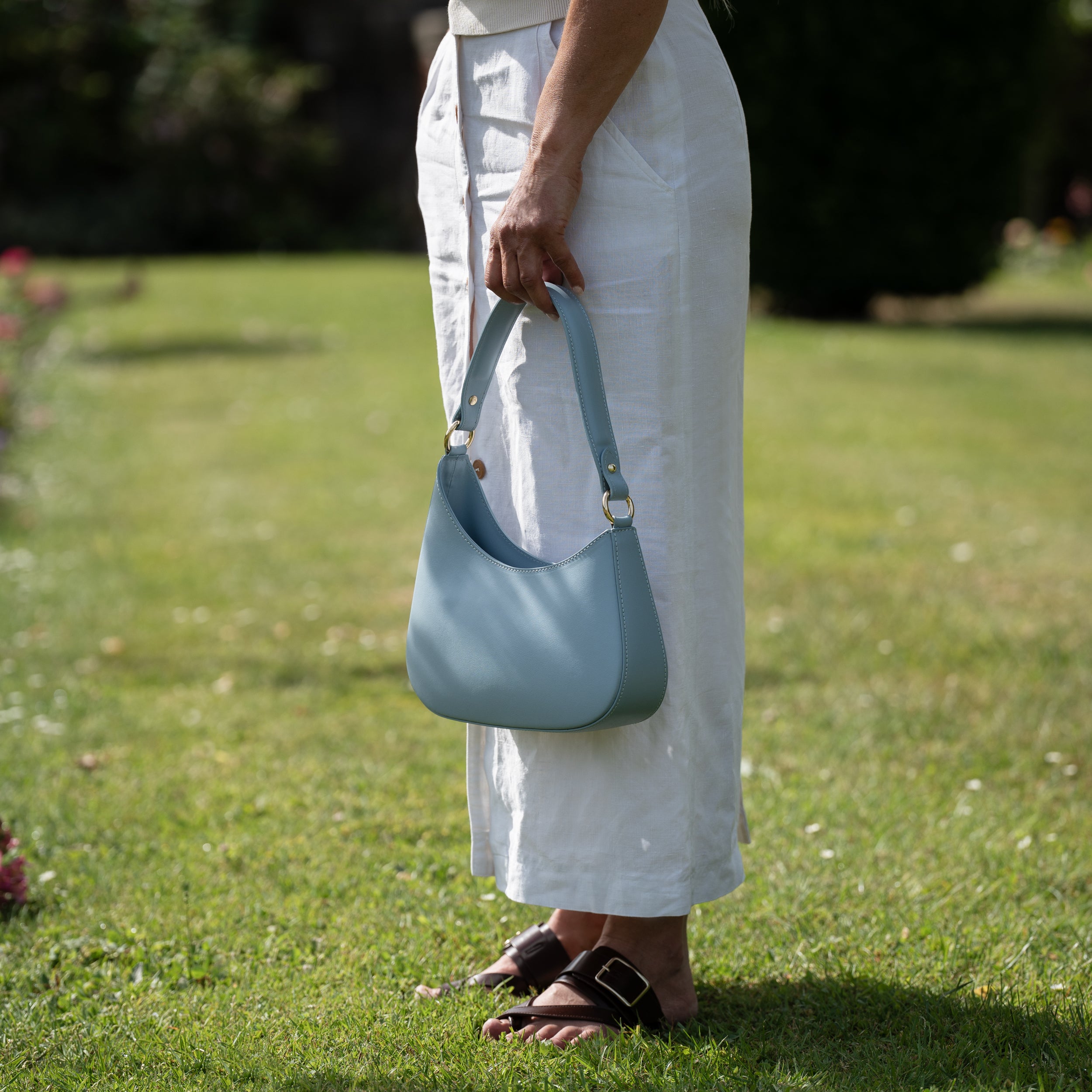 Sac hobo asymétrique en cuir lisse bleu - Camélia