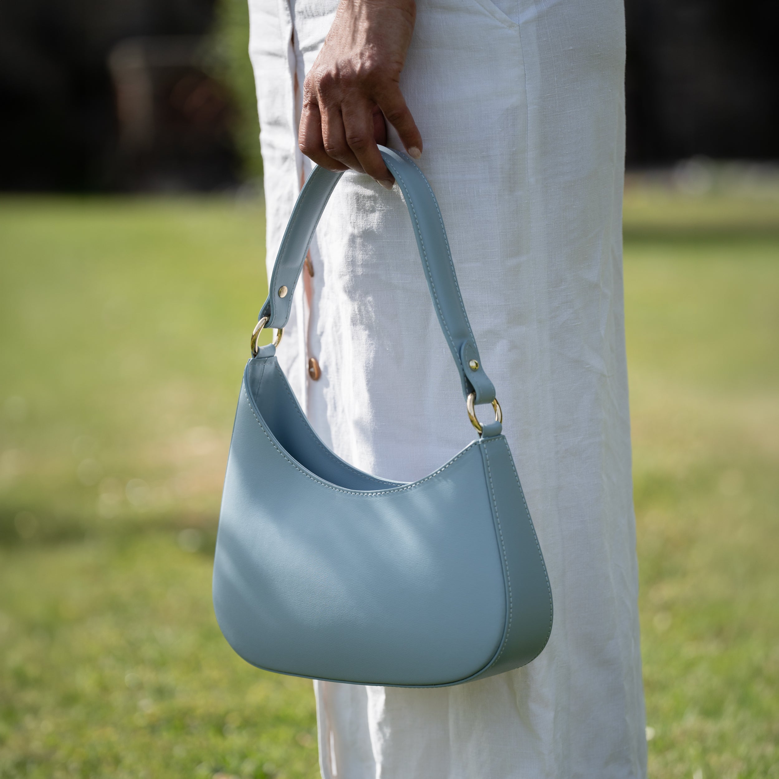 Sac hobo asymétrique en cuir lisse bleu - Camélia