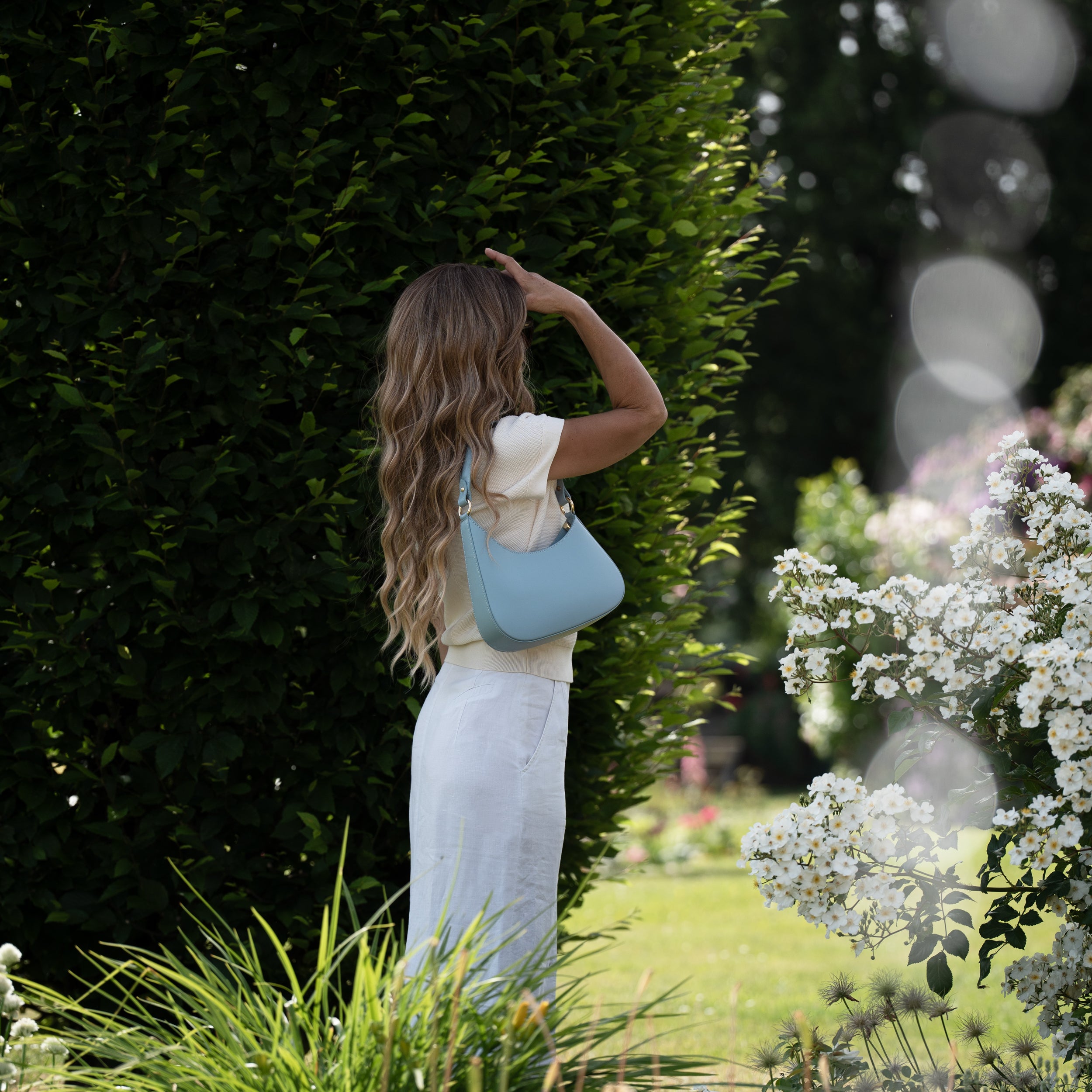 Sac hobo asymétrique en cuir lisse bleu - Camélia
