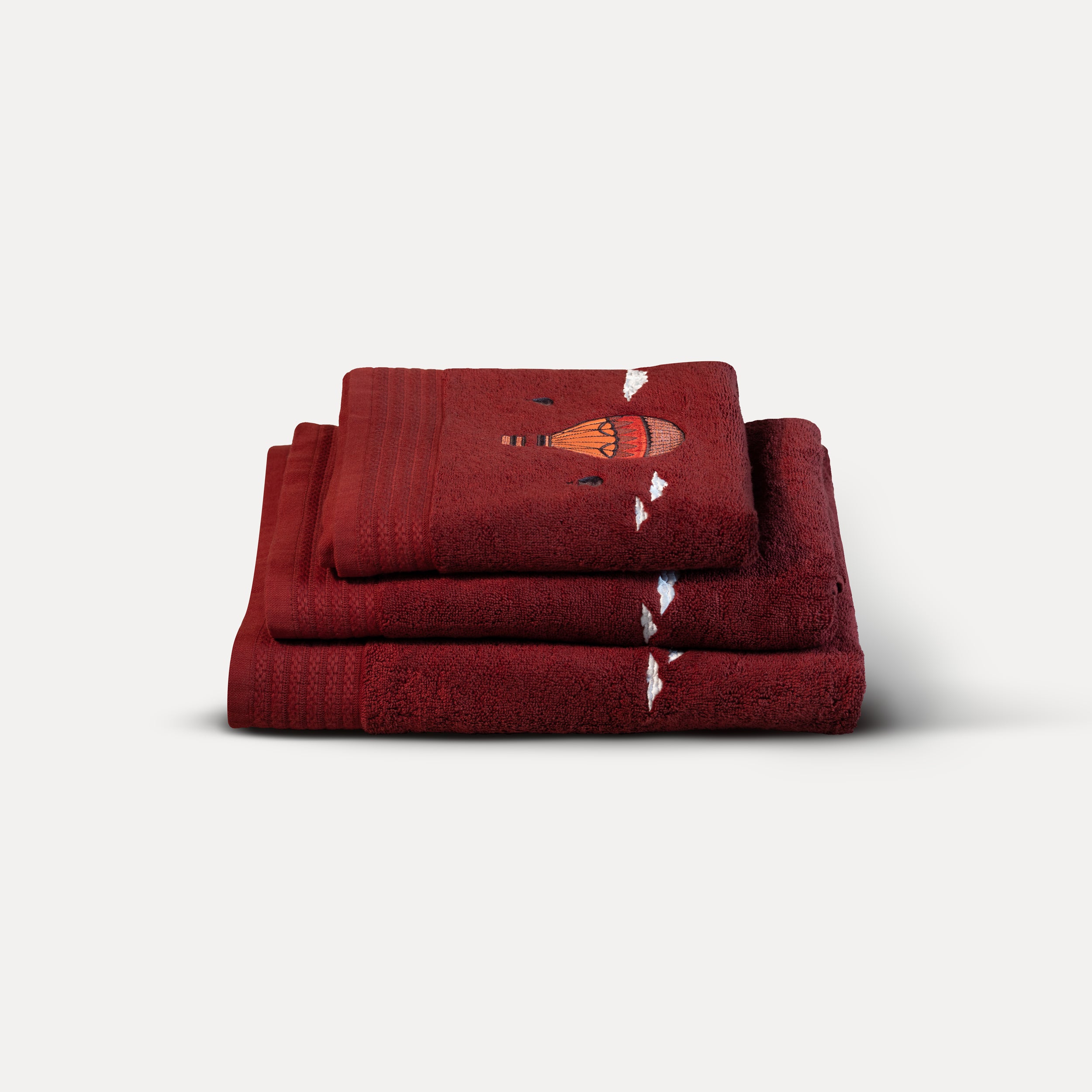 Serviette de bain bordeaux brodée – Traversée des Rêves