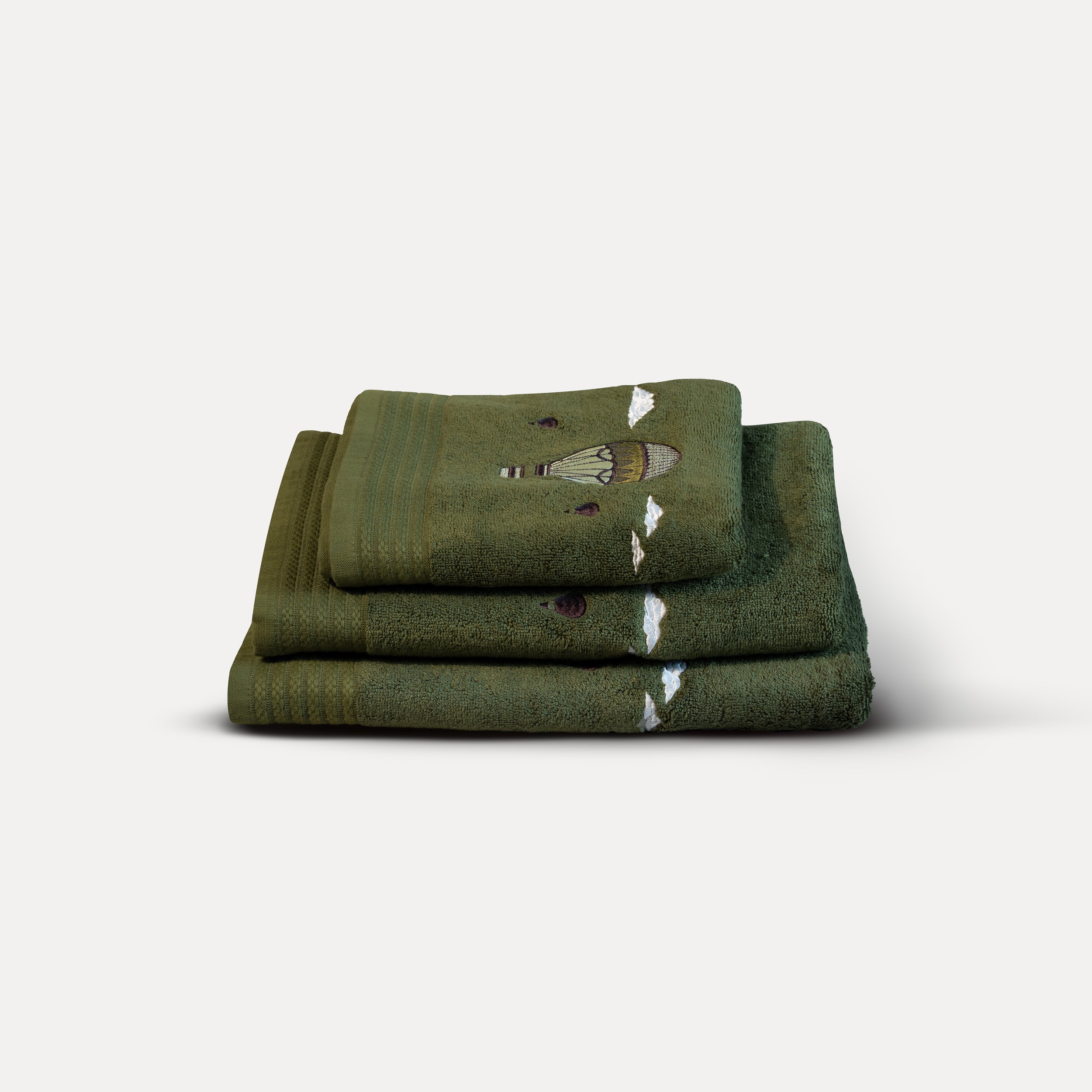 Serviette de bain verte brodée – Traversée des Rêves